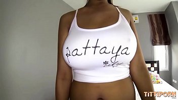 Шлюха с Таиланда ублажает пенис клиента в отеле